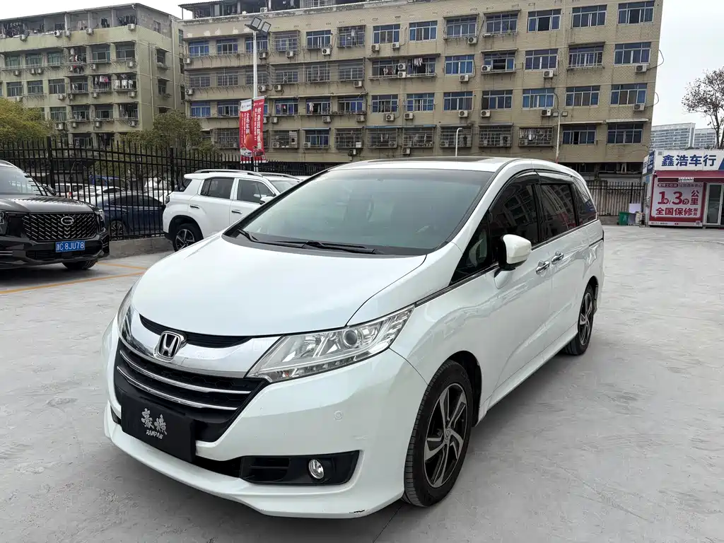 Honda Honda Odyssey 2015 Model Year Facelift 2.4L Luxury Edition 2016