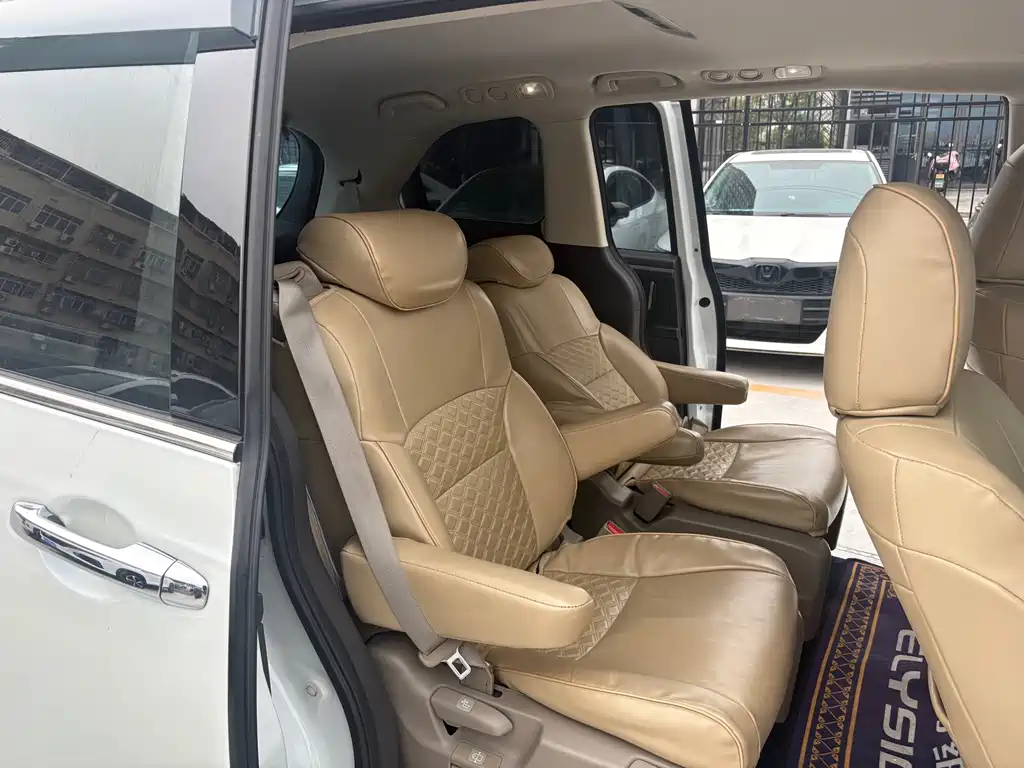 Honda Honda Odyssey 2015 Model Year Facelift 2.4L Luxury Edition 2016 - thumbnail 14