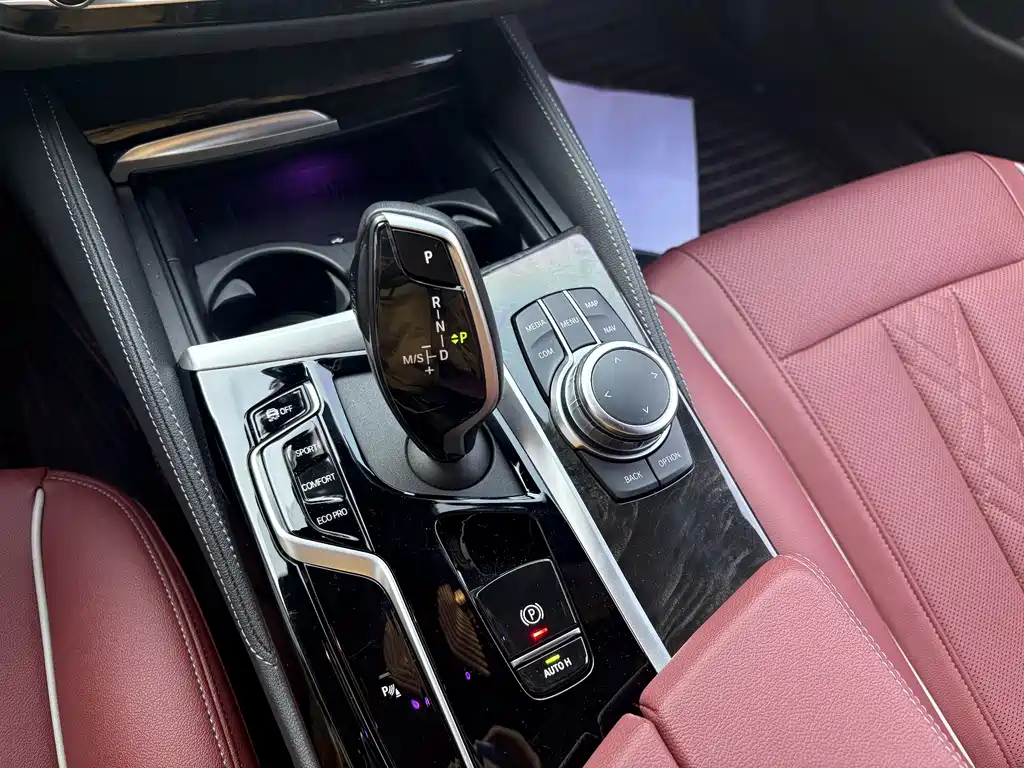 BMW BMW 5 Series 2020 525Li M Sport Package 2020 - thumbnail 10