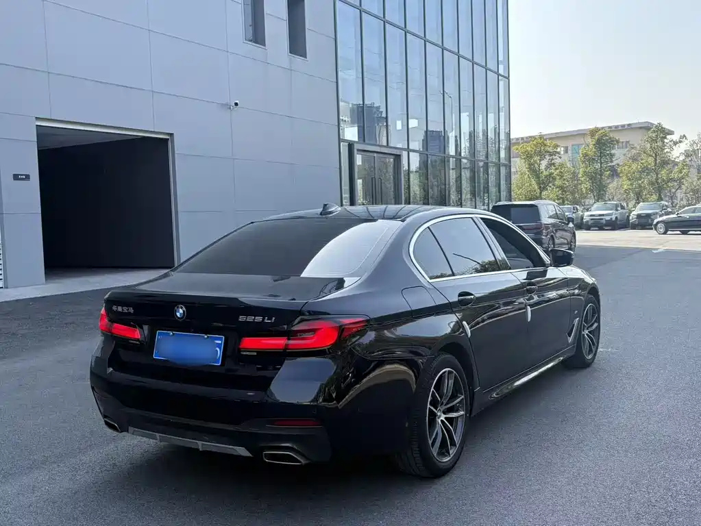 BMW BMW 5 Series 2020 525Li M Sport Package 2020 - thumbnail 15