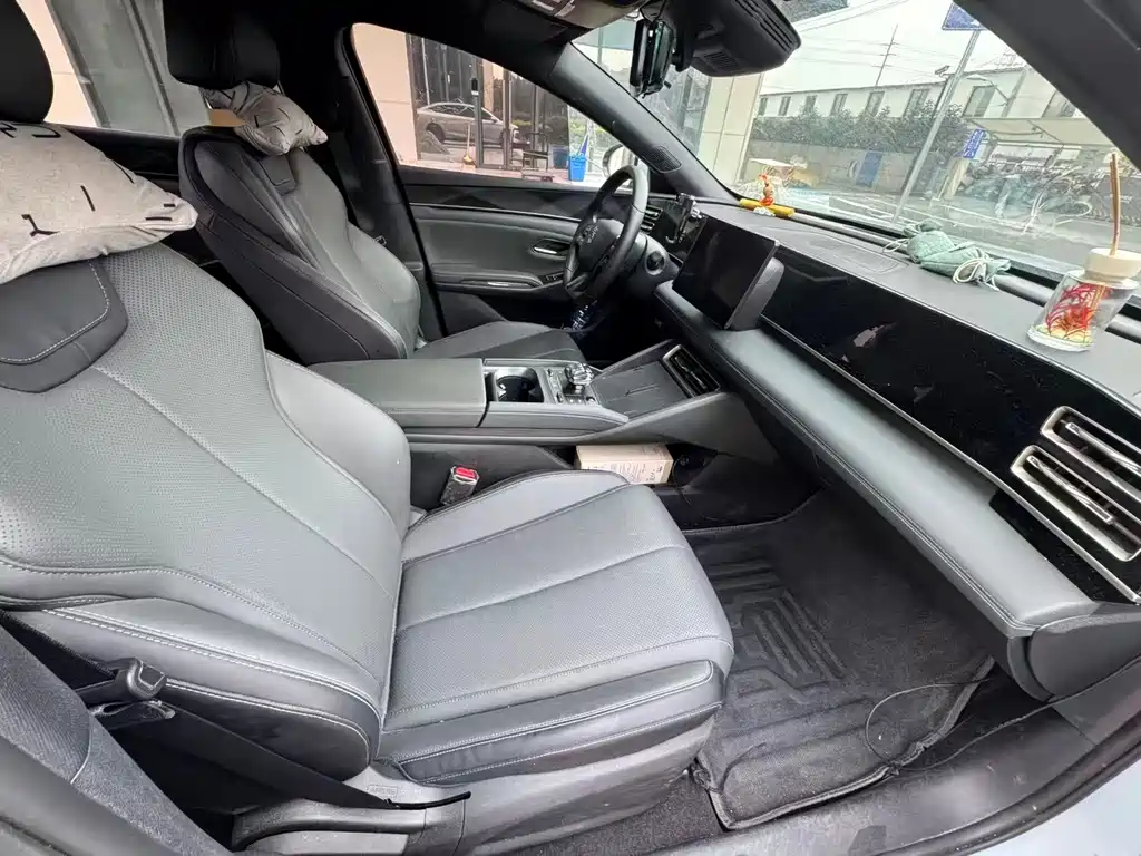 BYD BYD Qin L 2024 DM-i 80KM Leading Edition 2024 - thumbnail 16