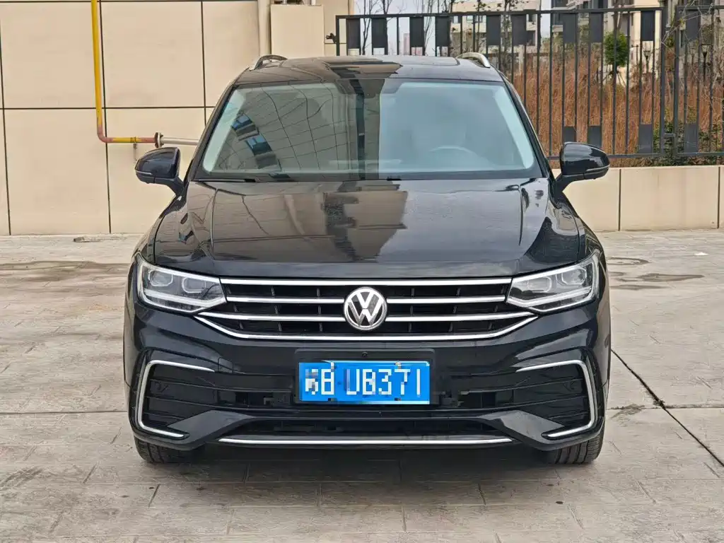 Volkswagen Tiguan L 2025 R-Line Dragon Edition 330TSI AWD 2025 - thumbnail 2