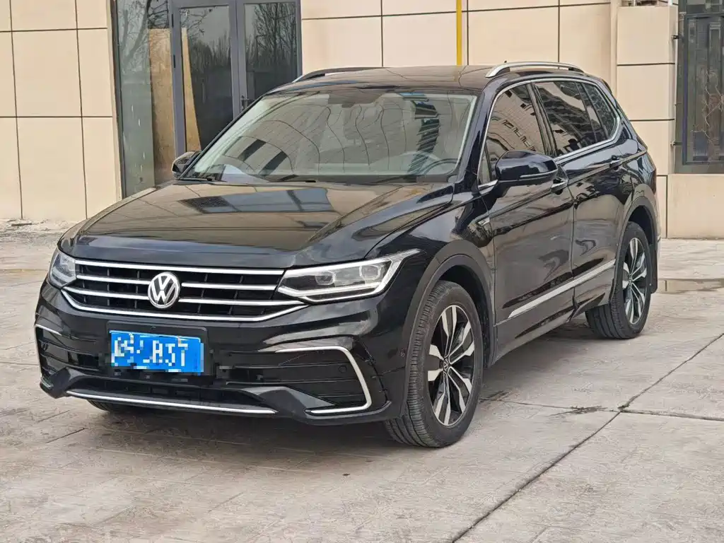 Volkswagen Tiguan L 2025 R-Line Dragon Edition 330TSI AWD 2025 - thumbnail 3