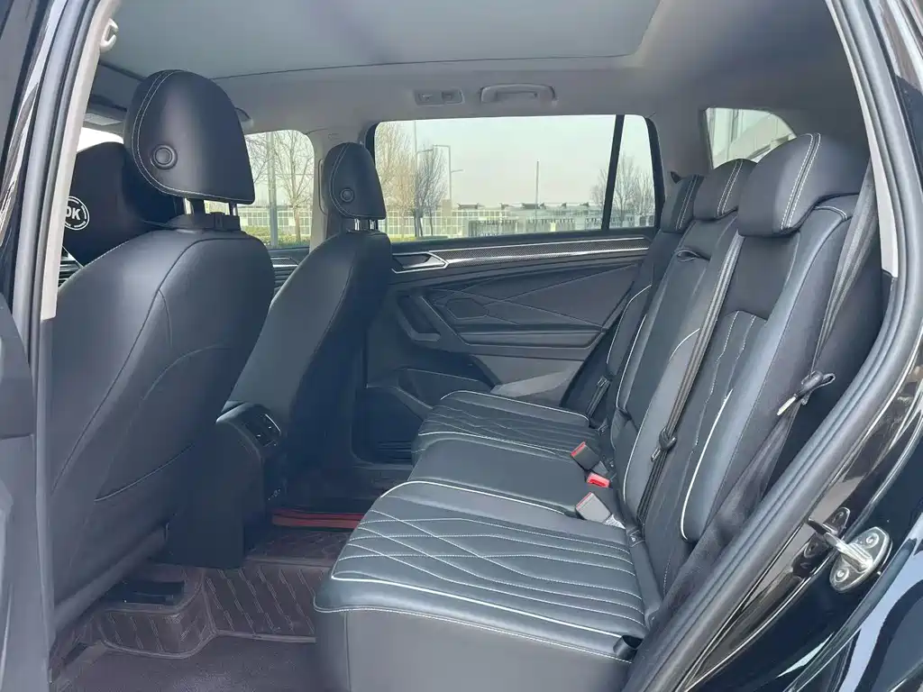 Volkswagen Tiguan L 2025 R-Line Dragon Edition 330TSI AWD 2025 - thumbnail 6