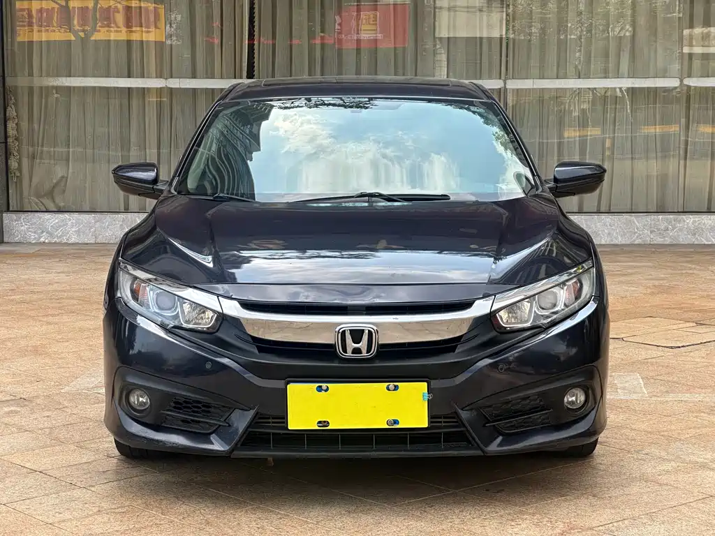 Honda Honda Civic 2016 220TURBO CVT Luxury Edition 2017 - thumbnail 2