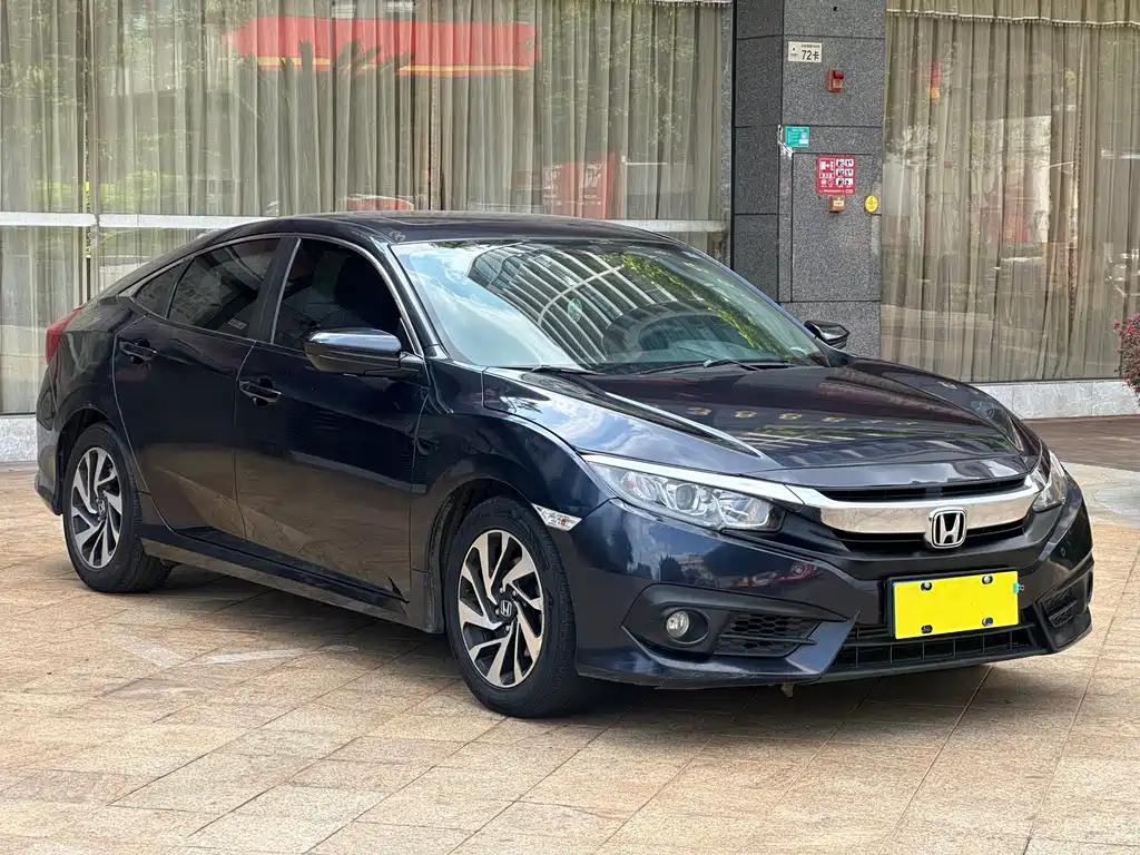 Honda Honda Civic 2016 220TURBO CVT Luxury Edition 2017 - thumbnail 3