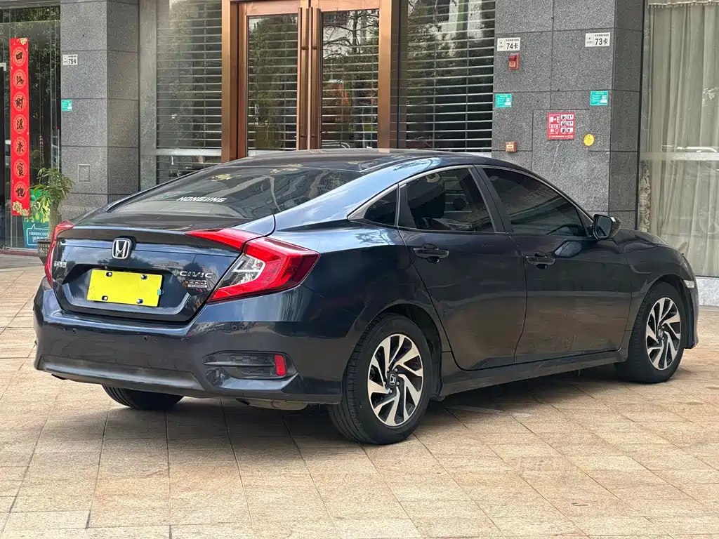 Honda Honda Civic 2016 220TURBO CVT Luxury Edition 2017 - thumbnail 7