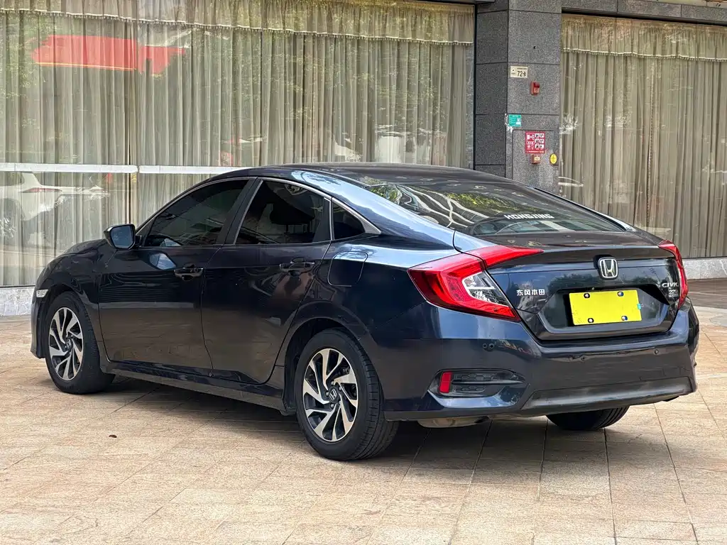 Honda Honda Civic 2016 220TURBO CVT Luxury Edition 2017 - thumbnail 10