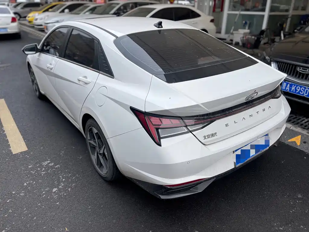 Hyundai Hyundai Elantra 2022 1.5L CVT LUX Premium Edition 2023 - thumbnail 10