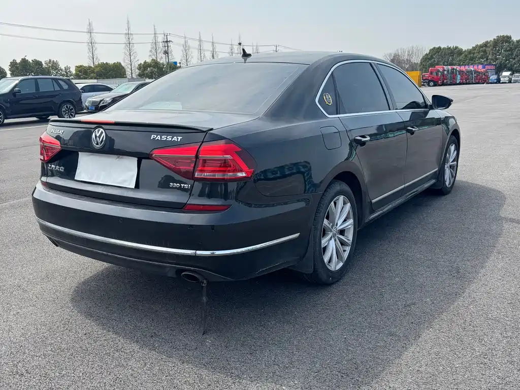 Volkswagen Volkswagen Passat 2017 330TSI DSG Premium Edition 2017 - thumbnail 10
