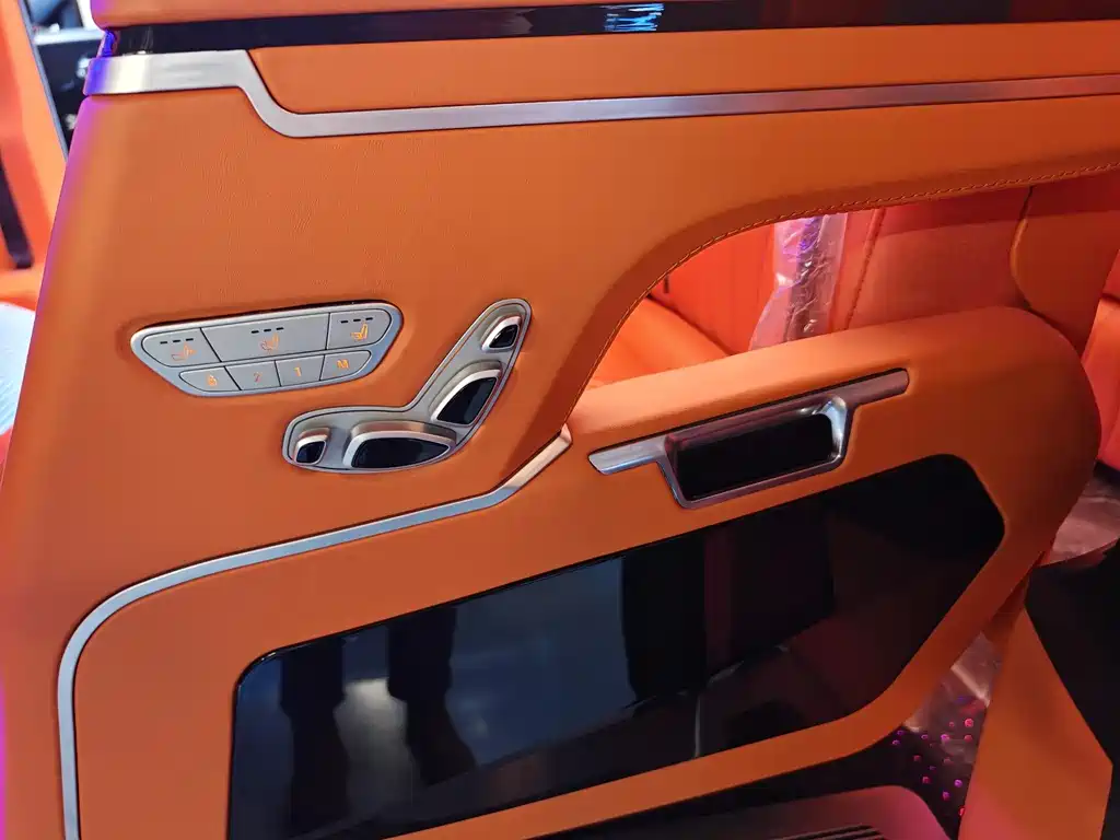 Mercedes-Benz Vito 2021 2.0T Business Edition 7-seater 2021 - thumbnail 13