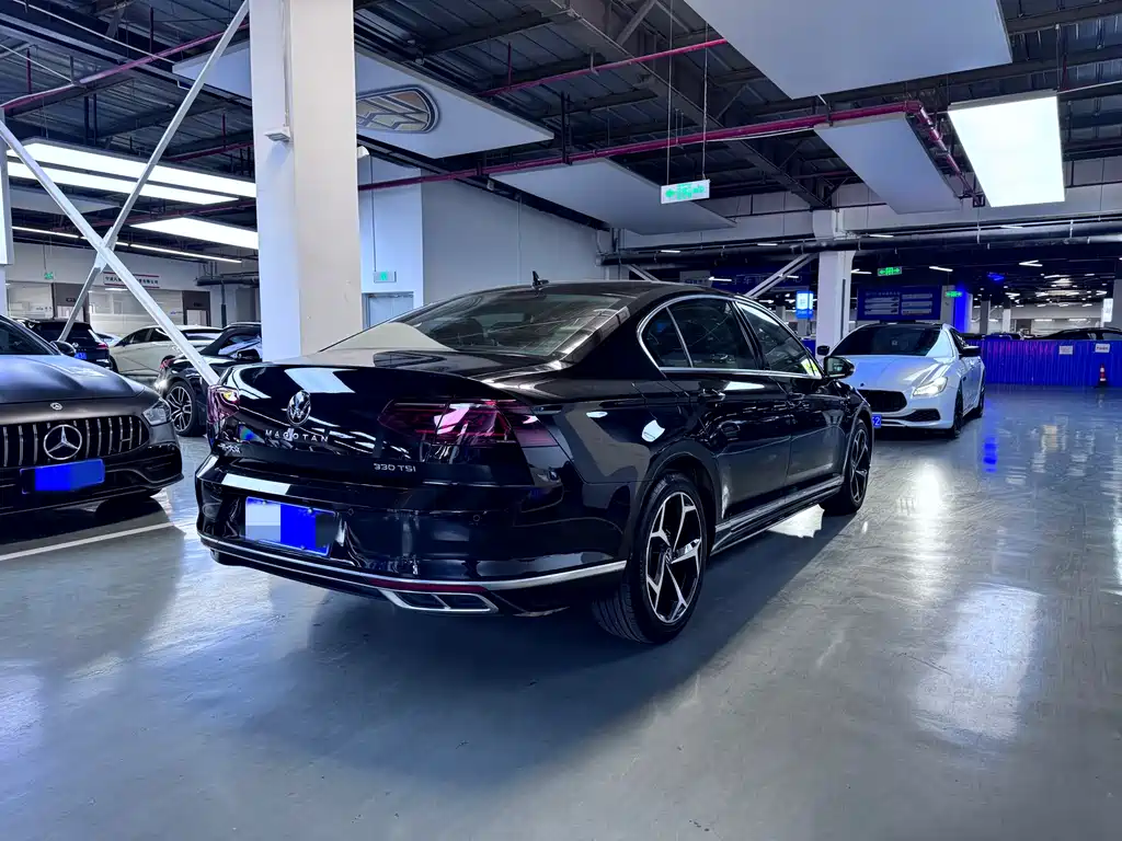 Volkswagen Magotan 2023 2 Million Units Anniversary Edition 330TSI DSG Leading Model 2023 - thumbnail 9