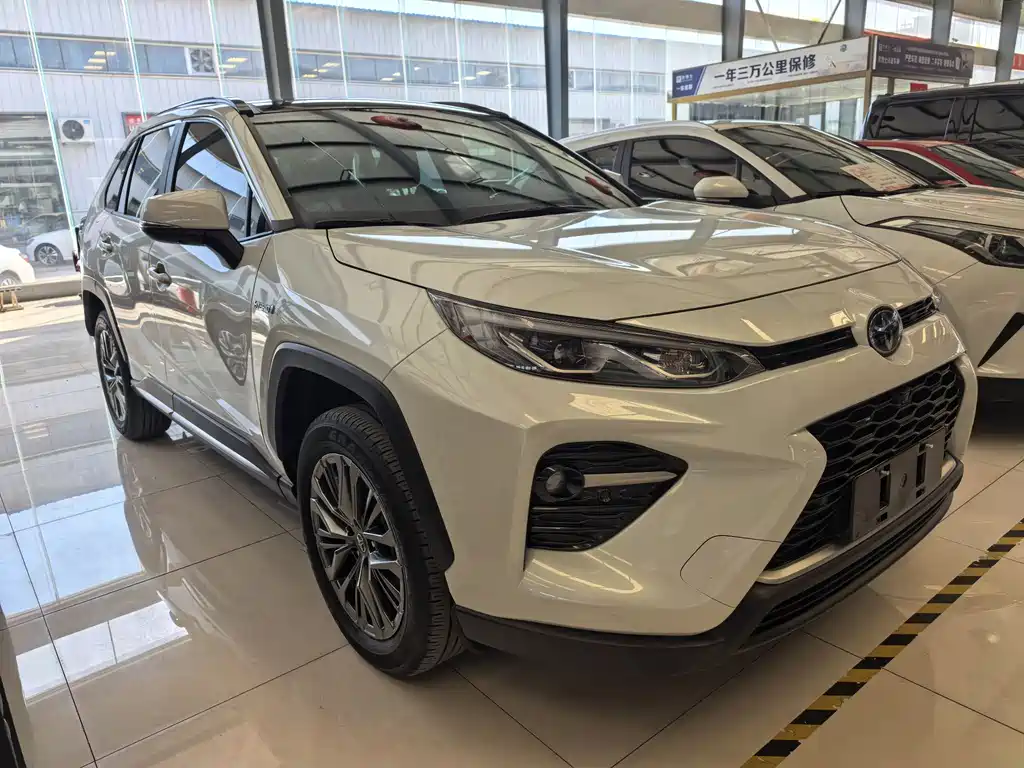 Toyota Venza 2023 Dual Engine 2.5L E-CVT AWD Luxury Plus Edition 2023 - thumbnail 3