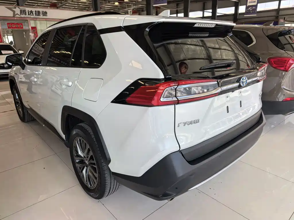 Toyota Venza 2023 Dual Engine 2.5L E-CVT AWD Luxury Plus Edition 2023 - thumbnail 5
