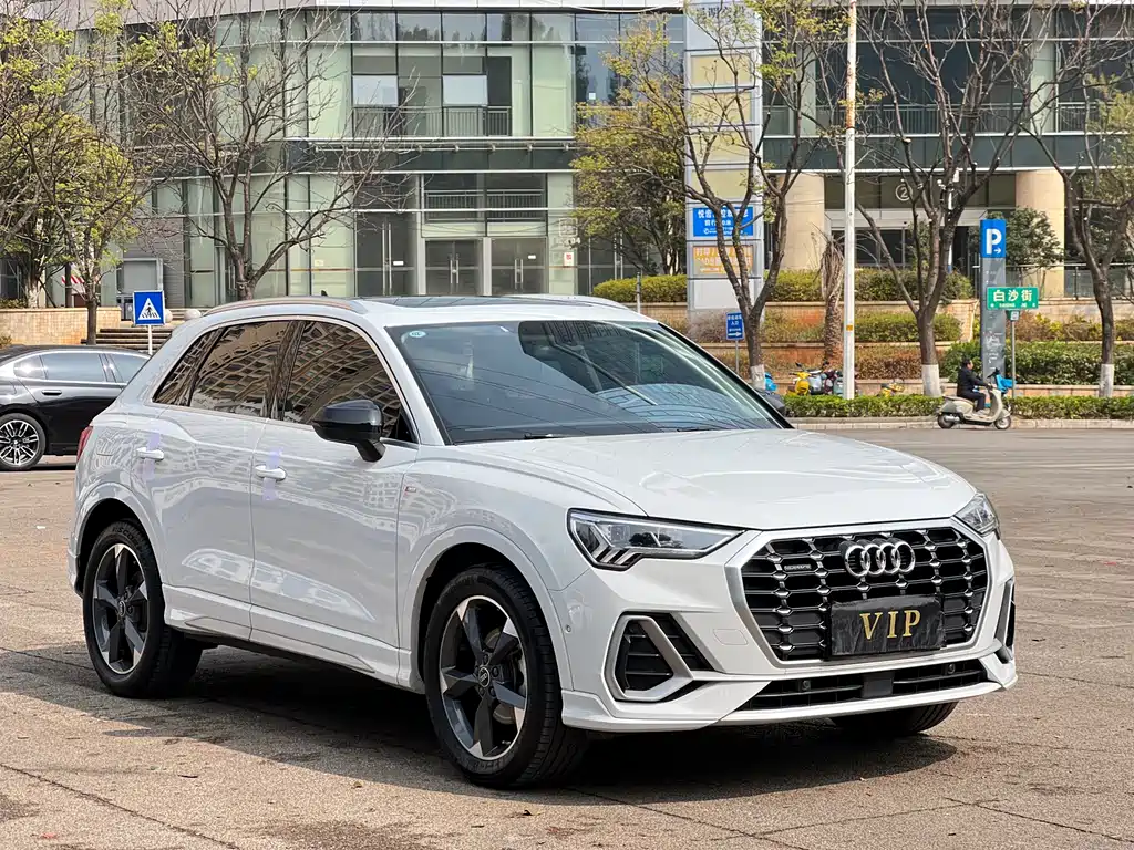 Audi Audi Q3 2022 35 TFSI Fashion Dynamic Edition 2022 - thumbnail 3