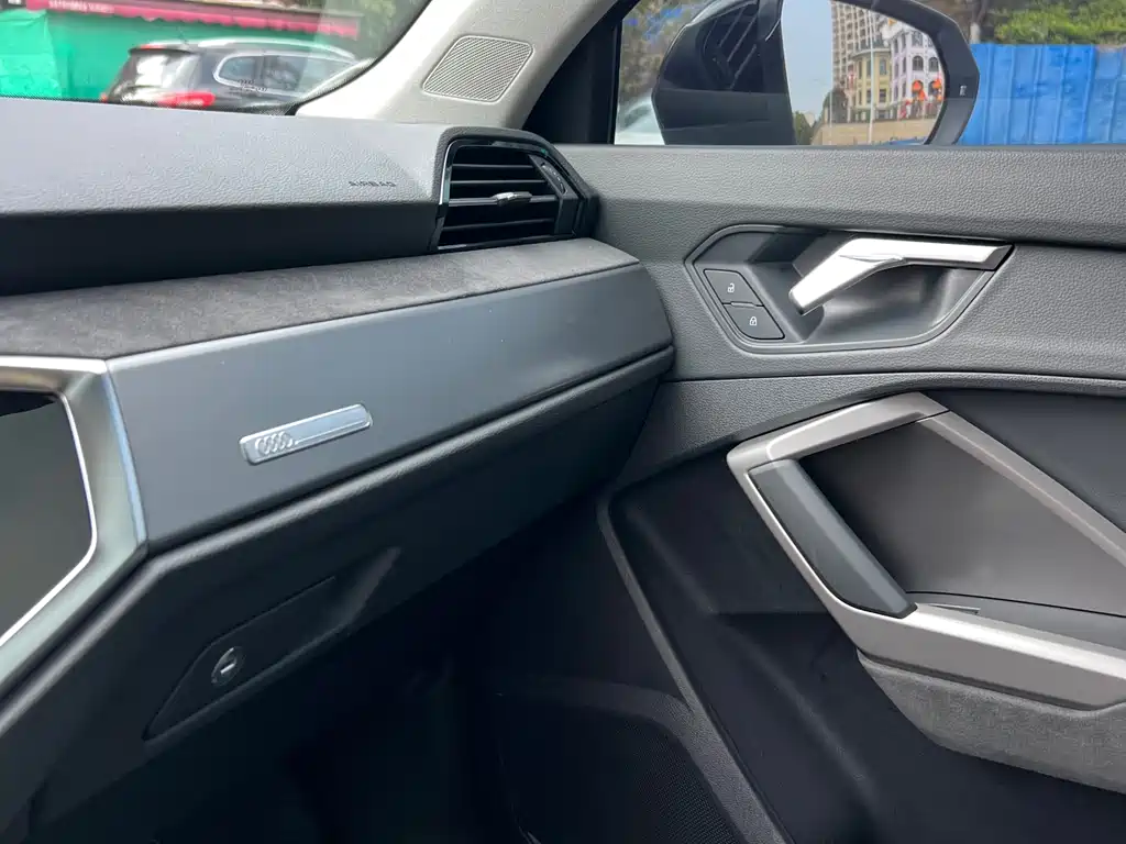 Audi Audi Q3 2022 35 TFSI Fashion Dynamic Edition 2022 - thumbnail 17