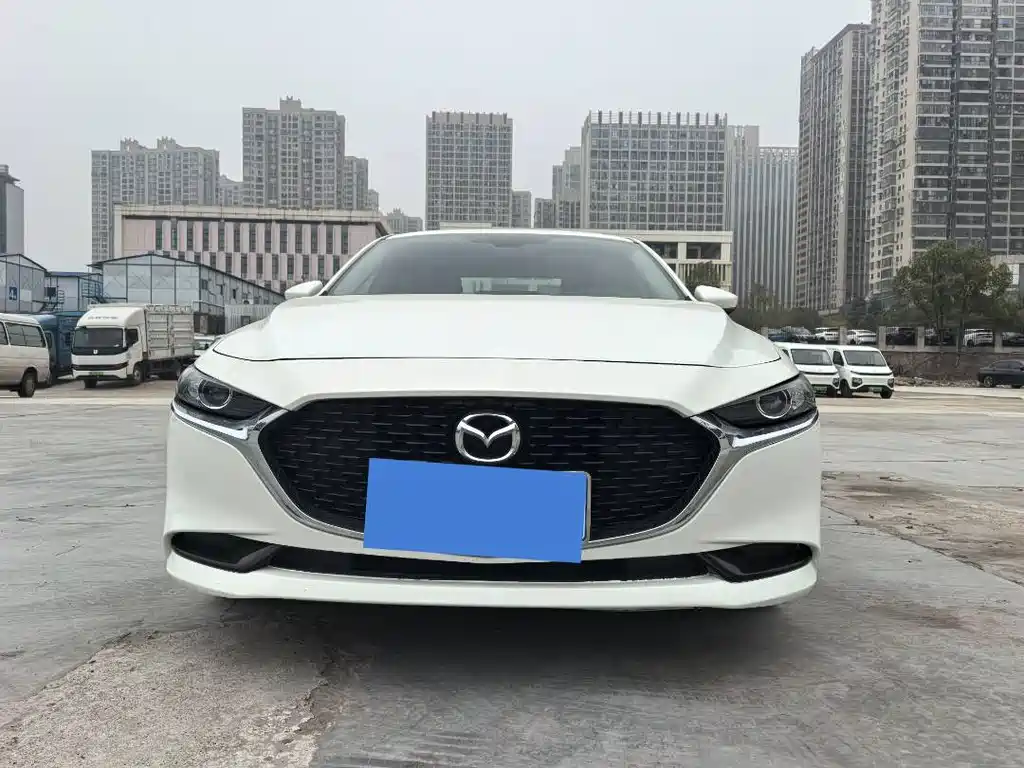 Mazda Mazda 3 Axela 2020 1.5L Automatic Quality Edition 2021 - thumbnail 2