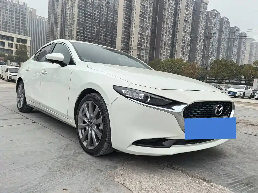 Mazda Mazda 3 Axela 2020 1.5L Automatic Quality Edition 2021 - thumbnail 3