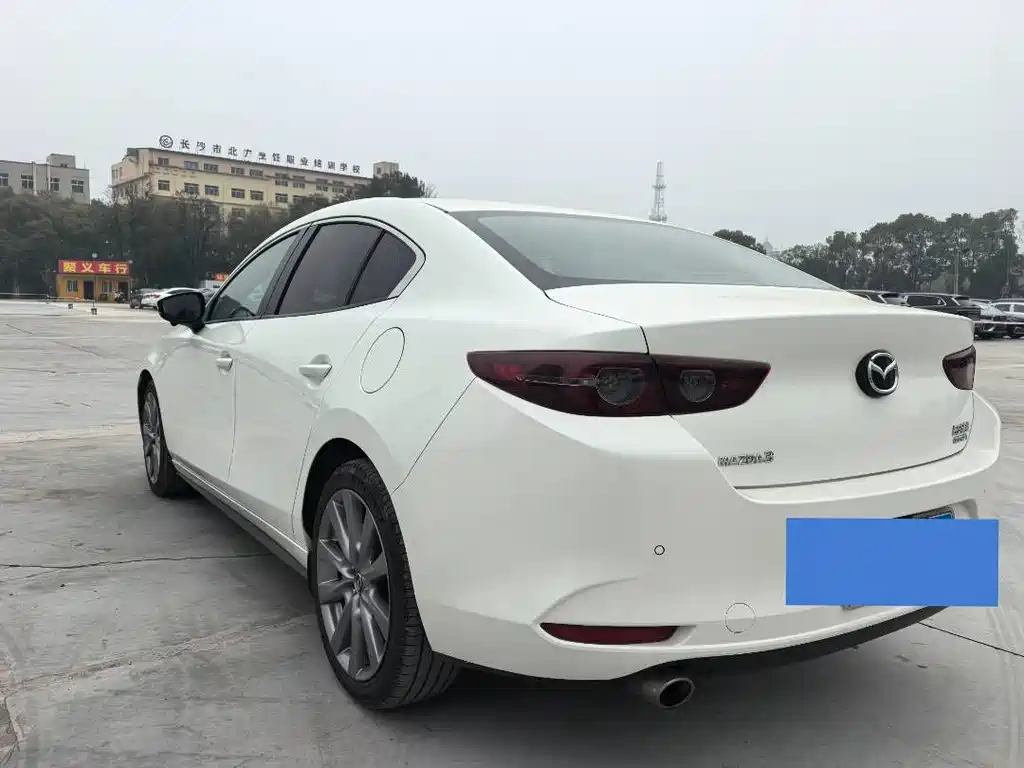 Mazda Mazda 3 Axela 2020 1.5L Automatic Quality Edition 2021 - thumbnail 7