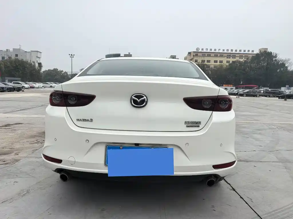 Mazda Mazda 3 Axela 2020 1.5L Automatic Quality Edition 2021 - thumbnail 8