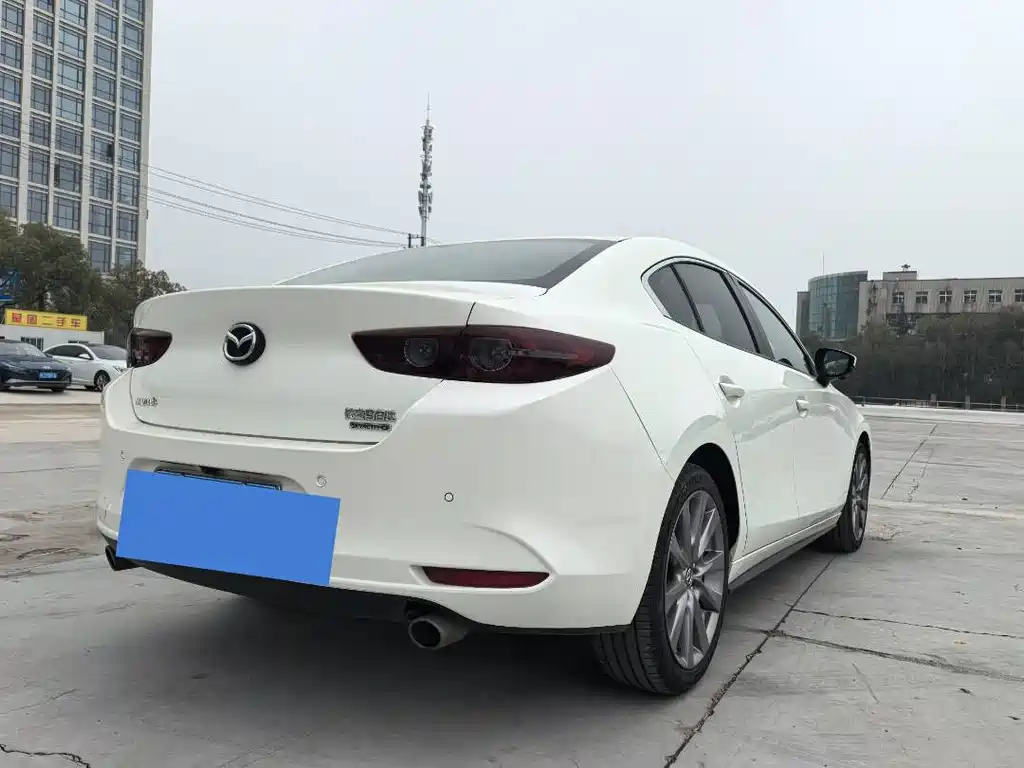 Mazda Mazda 3 Axela 2020 1.5L Automatic Quality Edition 2021 - thumbnail 9
