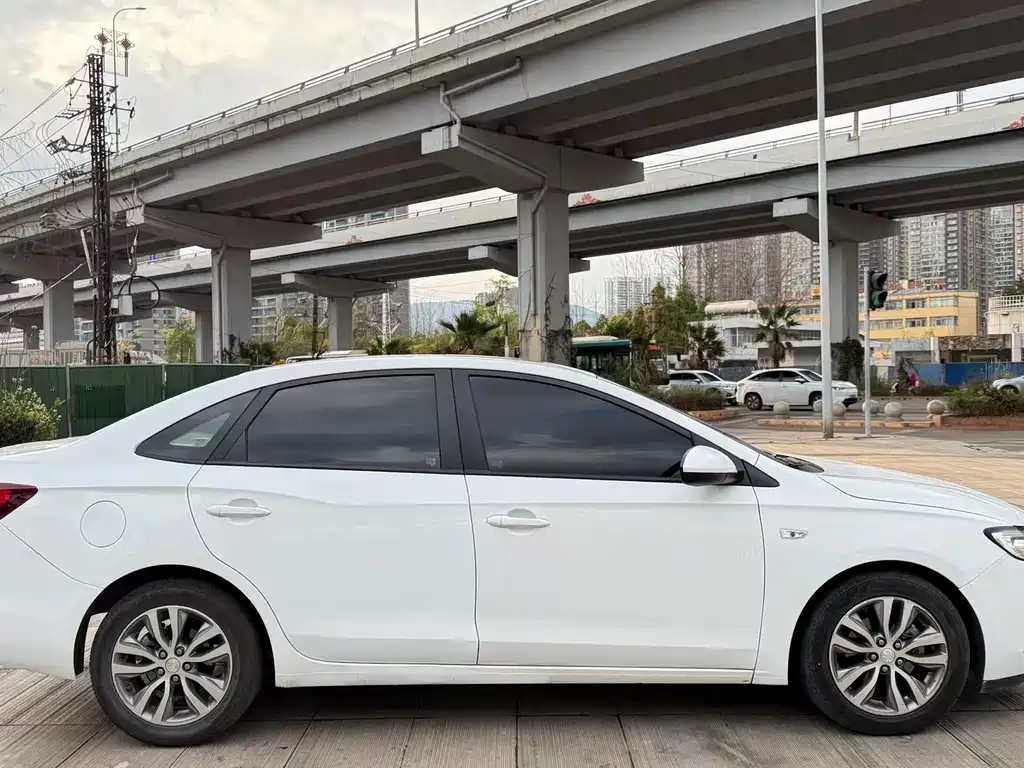 Buick Buick Excelle GT 2021 1.3T Automatic Mild Hybrid Advanced Edition 2023 - thumbnail 10