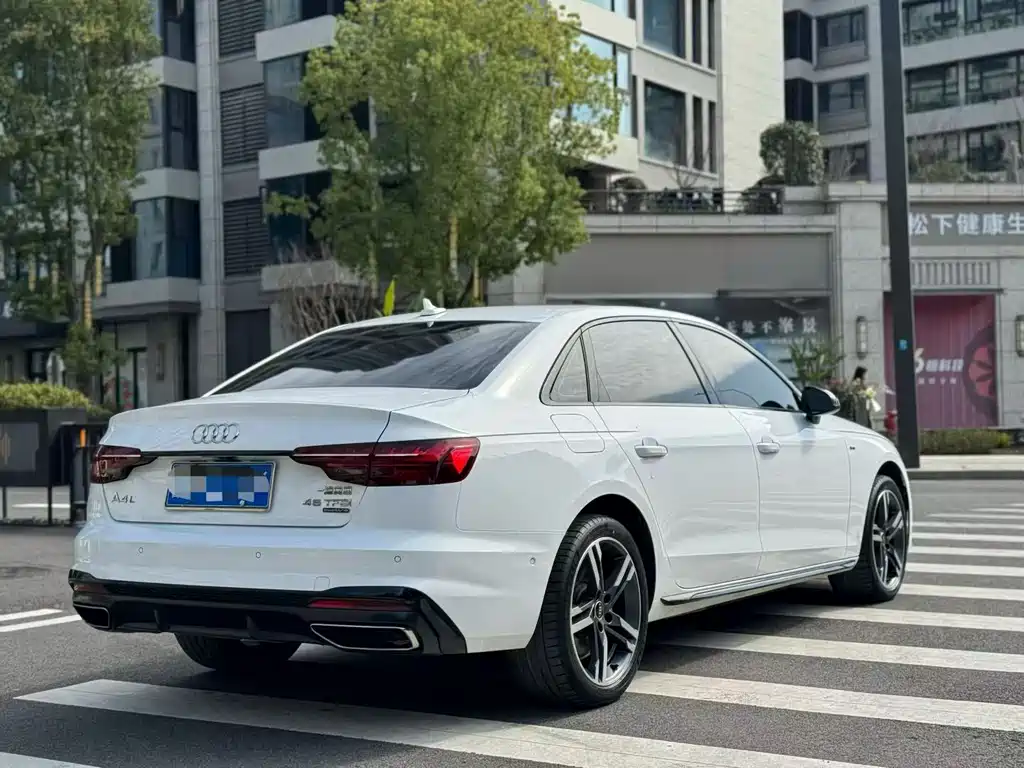 Audi Audi A4L 2022 40 TFSI Luxury Dynamic Model 2022 - thumbnail 8