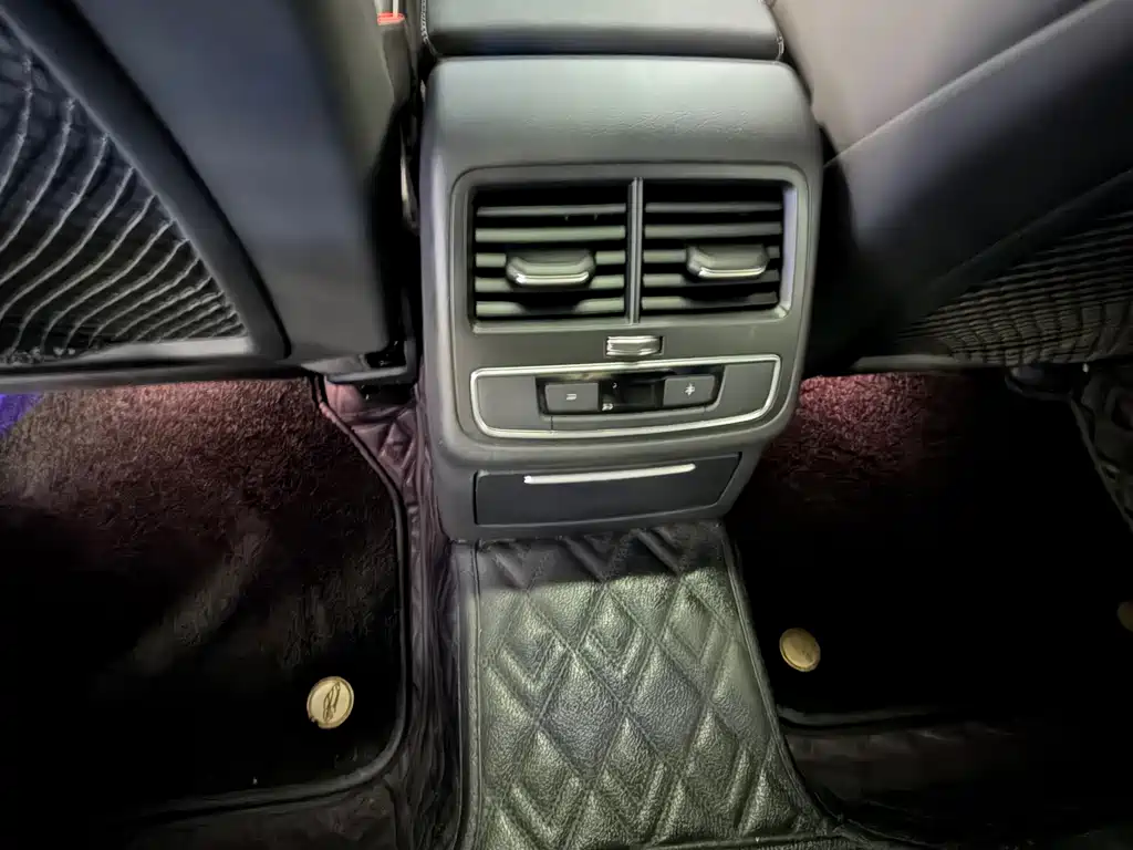 Audi Audi A4L 2022 40 TFSI Luxury Dynamic Model 2022 - thumbnail 17