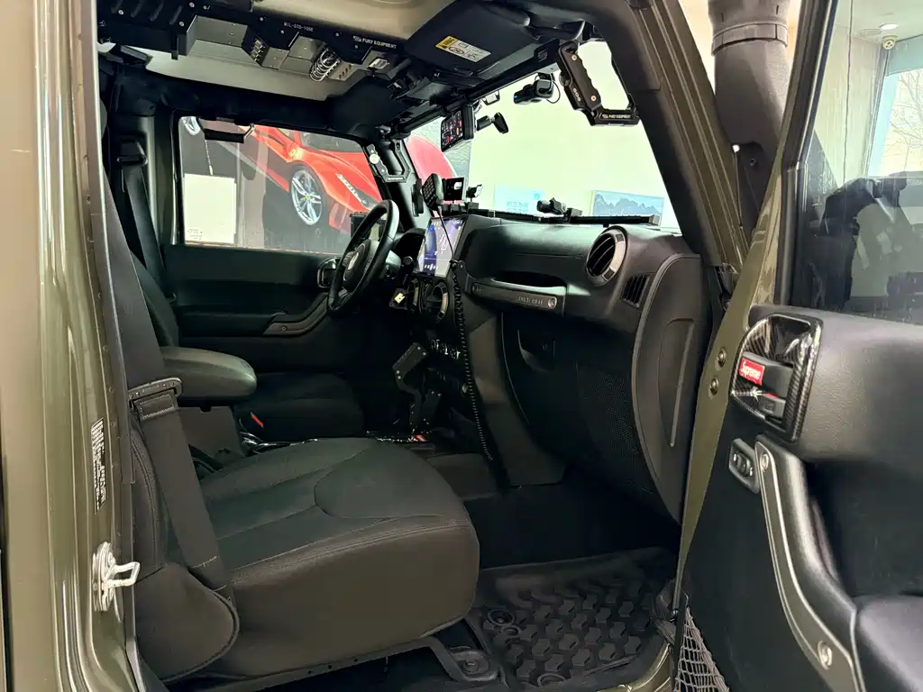 Jeep Jeep Wrangler 2015 3.6L Rubicon Unlimited Sport 2016 - thumbnail 10