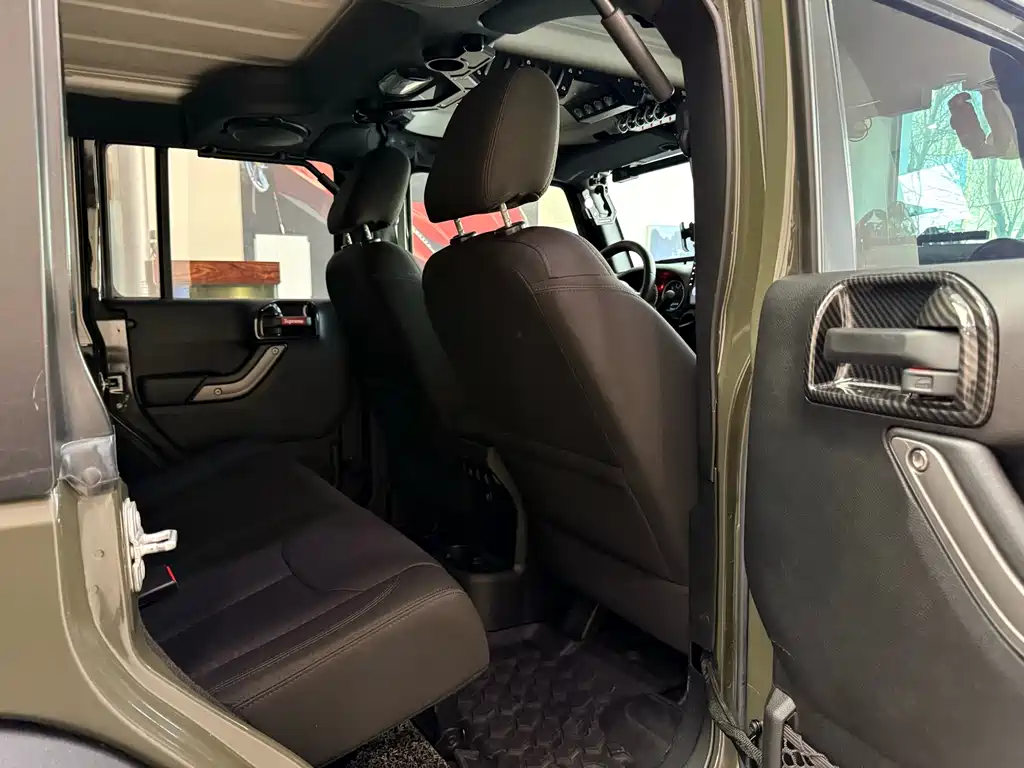 Jeep Jeep Wrangler 2015 3.6L Rubicon Unlimited Sport 2016 - thumbnail 11