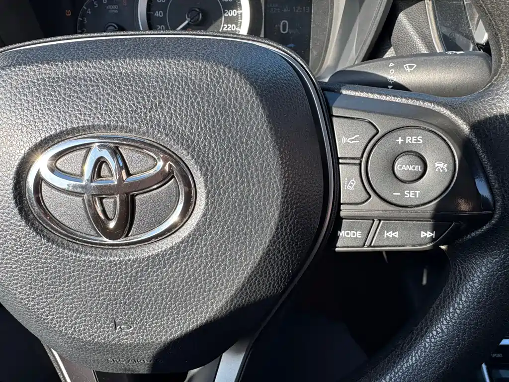 Toyota Toyota Corolla 2022 185T CVT Luxury Edition 2022 - thumbnail 18