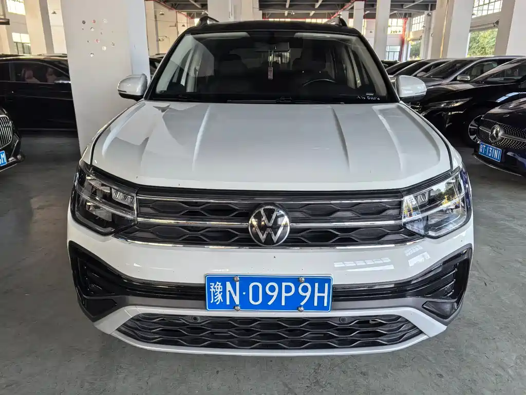 Volkswagen Tharu 2023 300TSI Front-Wheel Drive New Moon Edition 2023 - thumbnail 2