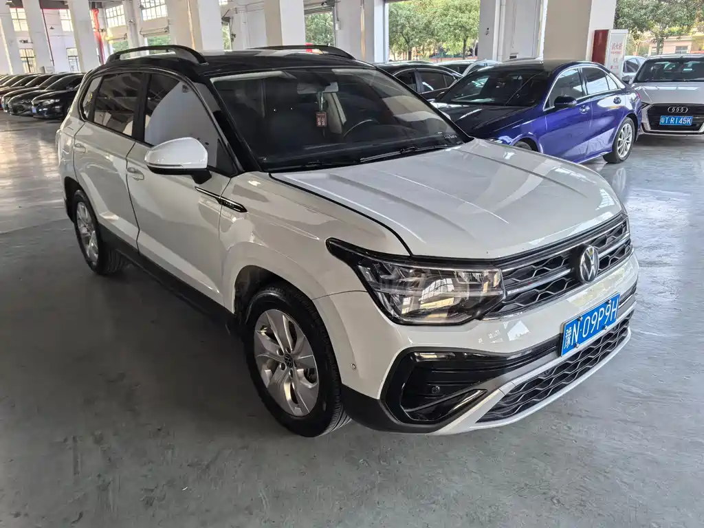Volkswagen Tharu 2023 300TSI Front-Wheel Drive New Moon Edition 2023 - thumbnail 3
