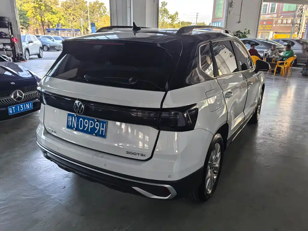 Volkswagen Tharu 2023 300TSI Front-Wheel Drive New Moon Edition 2023 - thumbnail 4