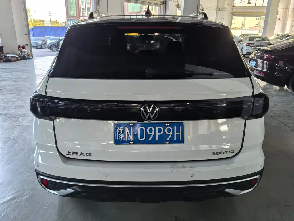 Volkswagen Tharu 2023 300TSI Front-Wheel Drive New Moon Edition 2023 - thumbnail 9