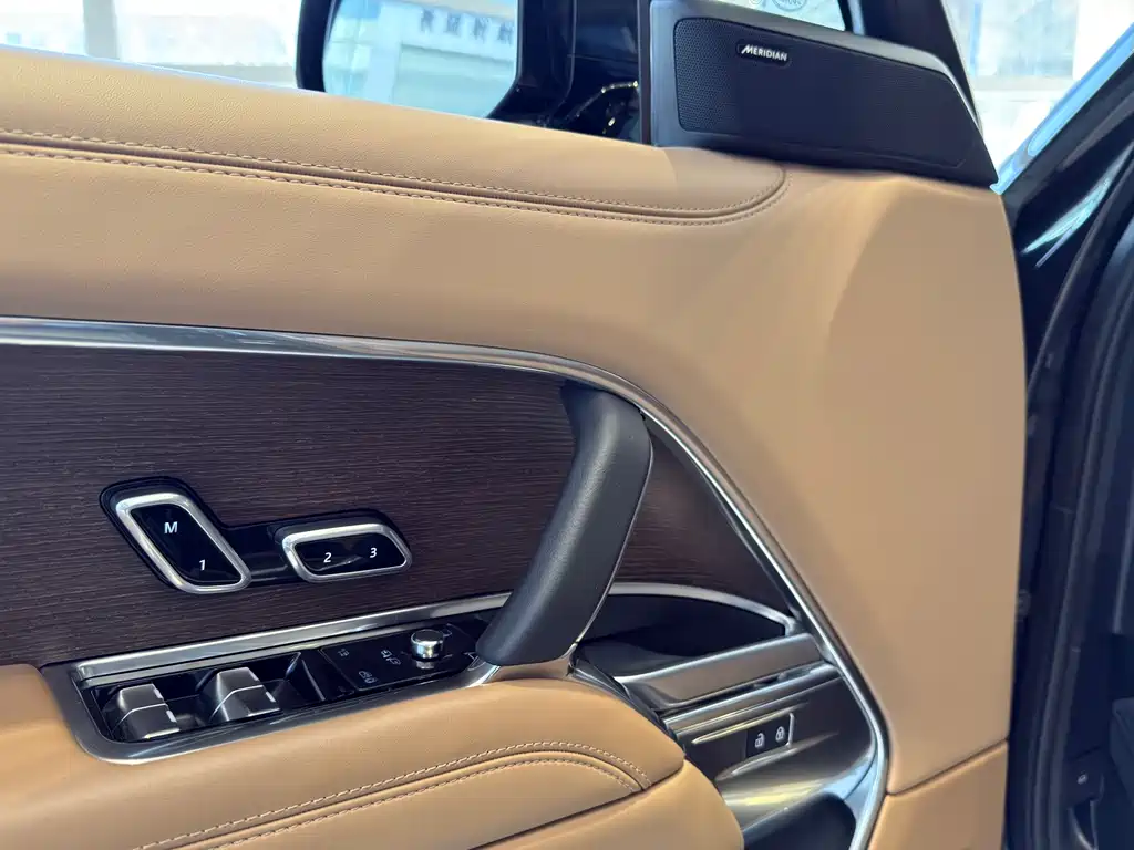 Land Rover Range Rover 2025 3.0 L6 360PS Vogue Edition 2025 - thumbnail 8