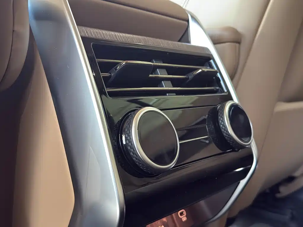 Land Rover Range Rover 2025 3.0 L6 360PS Vogue Edition 2025 - thumbnail 11