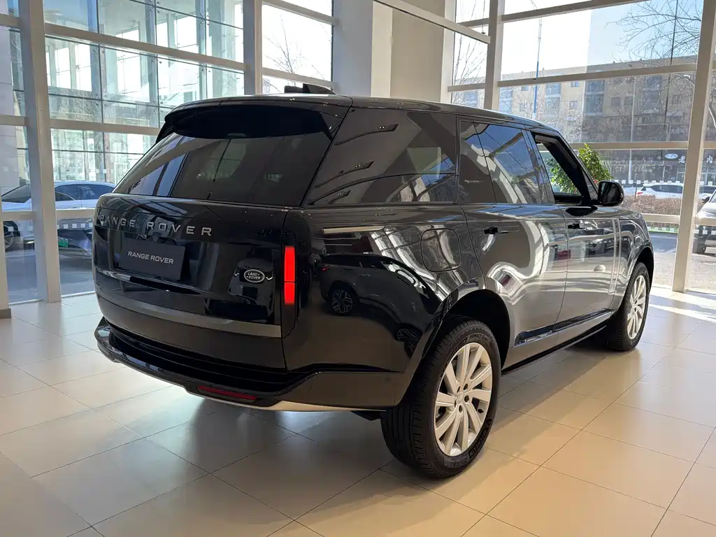Land Rover Range Rover 2025 3.0 L6 360PS Vogue Edition 2025 - thumbnail 17