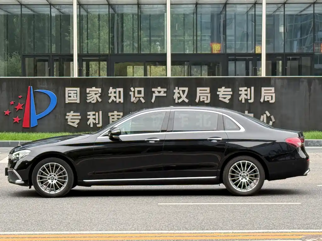 Mercedes-Benz Mercedes-Benz E-Class 2022 E 260 L 2022 - thumbnail 3