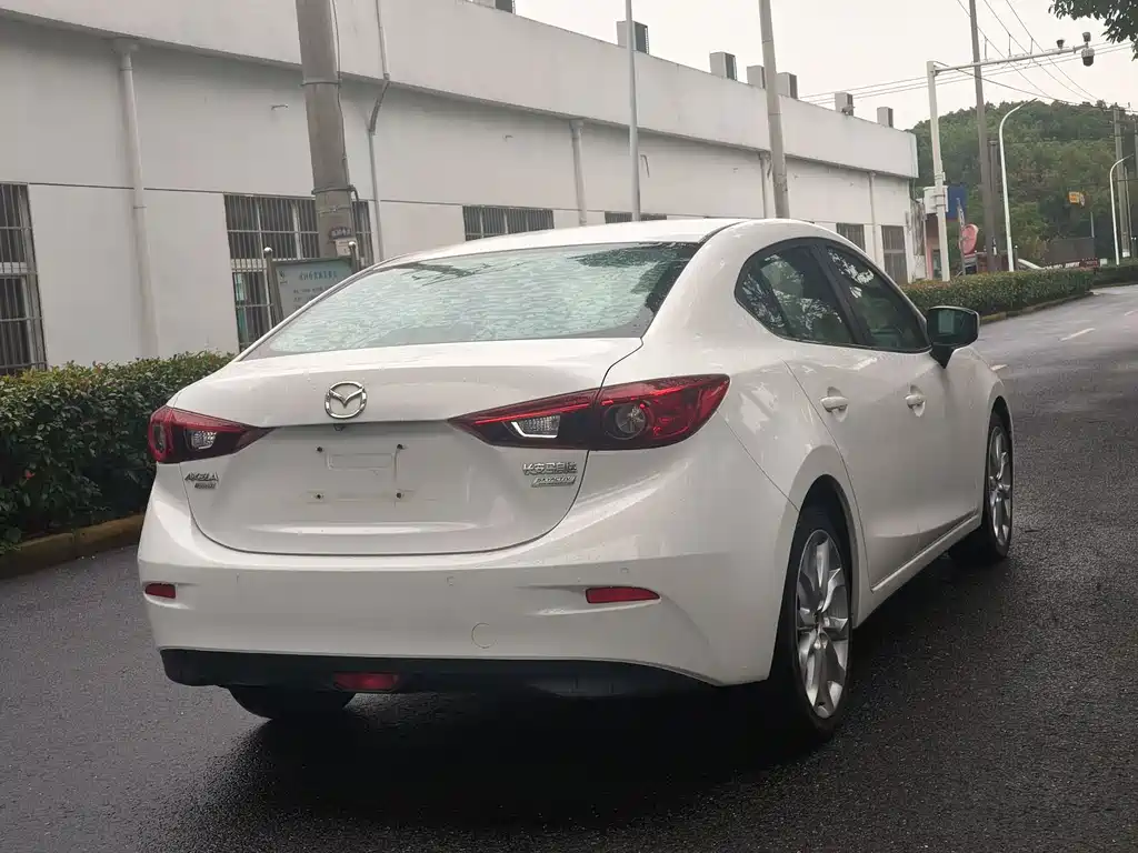 Mazda Mazda 3 Axela 2016 Sedan 2.0L Automatic Sport 2015 - thumbnail 6