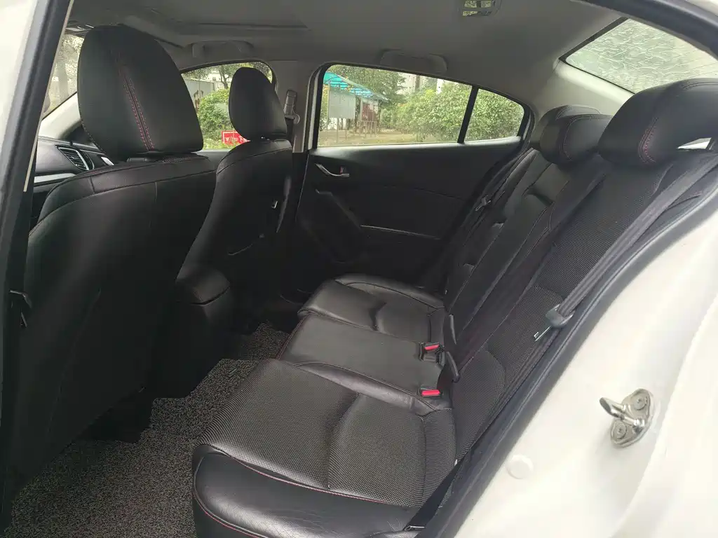 Mazda Mazda 3 Axela 2016 Sedan 2.0L Automatic Sport 2015 - thumbnail 10