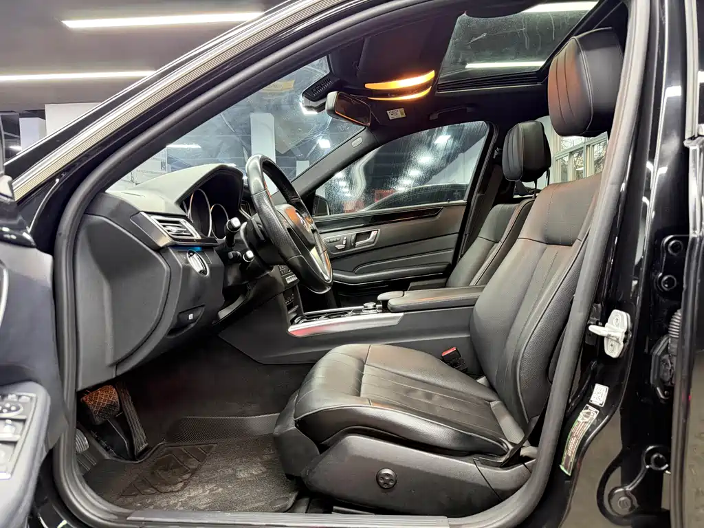 Mercedes-Benz Mercedes-Benz E-Class 2015 Model Year Facelift E 260 L Sport 2016 - thumbnail 4