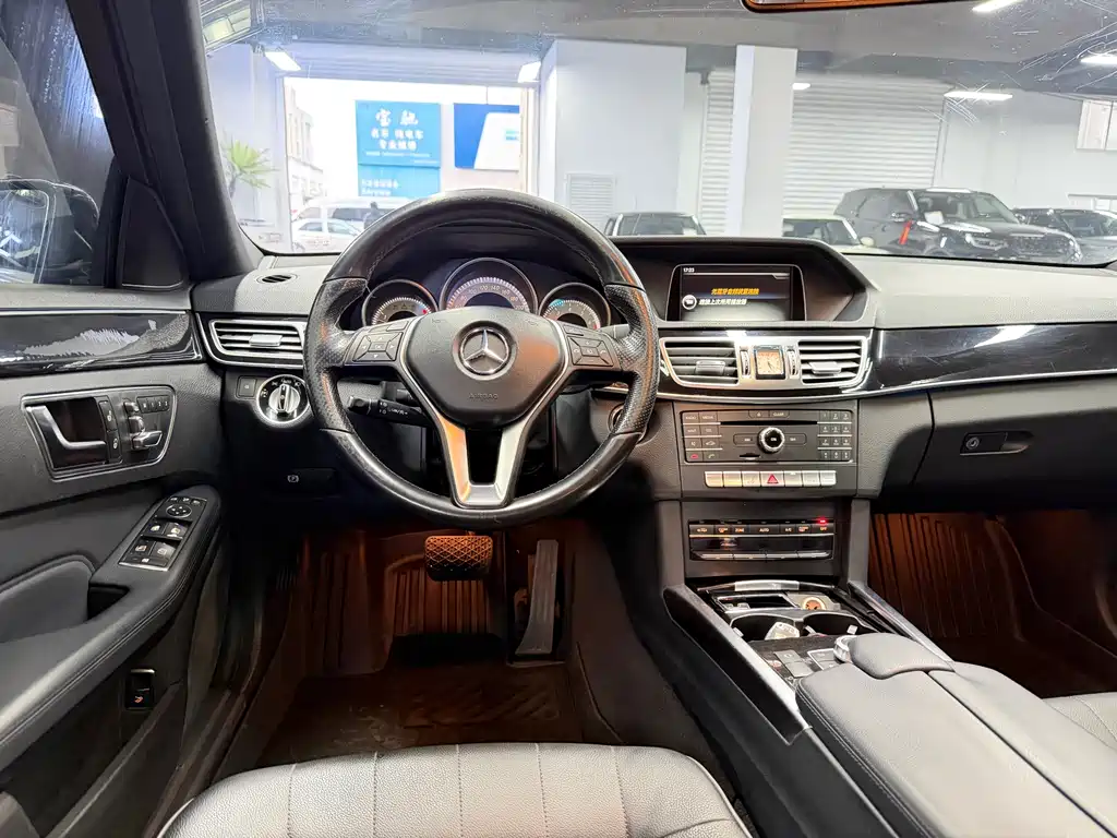Mercedes-Benz Mercedes-Benz E-Class 2015 Model Year Facelift E 260 L Sport 2016 - thumbnail 7