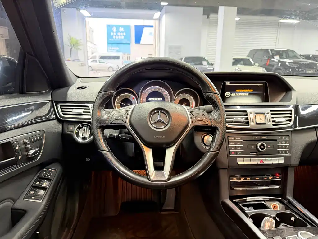 Mercedes-Benz Mercedes-Benz E-Class 2015 Model Year Facelift E 260 L Sport 2016 - thumbnail 8