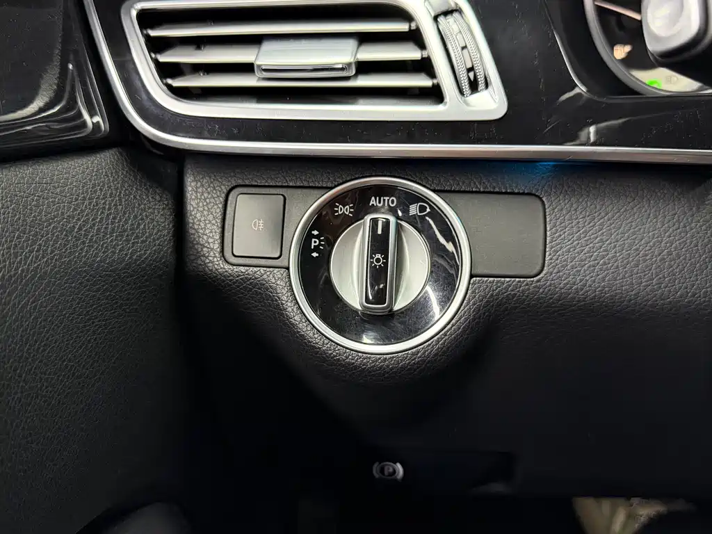 Mercedes-Benz Mercedes-Benz E-Class 2015 Model Year Facelift E 260 L Sport 2016 - thumbnail 11