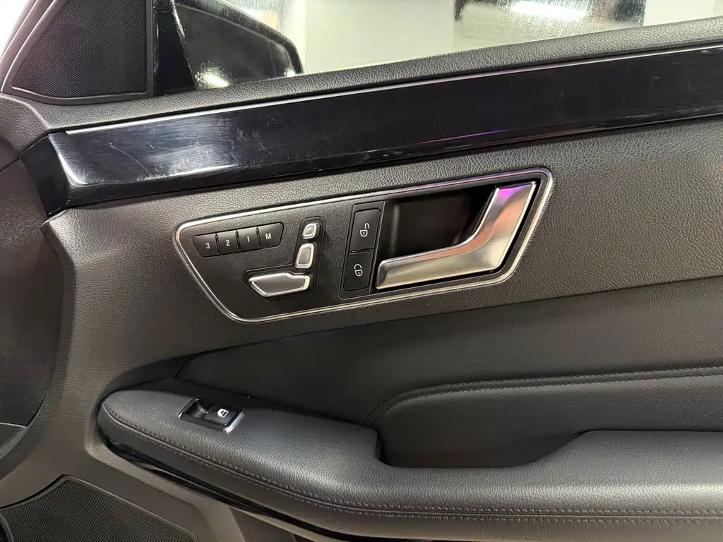 Mercedes-Benz Mercedes-Benz E-Class 2015 Model Year Facelift E 260 L Sport 2016 - thumbnail 16