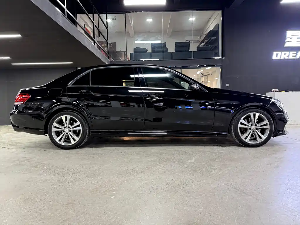 Mercedes-Benz Mercedes-Benz E-Class 2015 Model Year Facelift E 260 L Sport 2016 - thumbnail 17