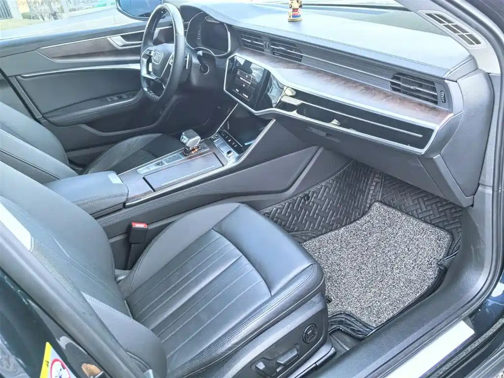 Audi Audi A6 Allroad Quattro 55 TFSI Premium Off-road Model 2021 (Imported) 2021 - thumbnail 9