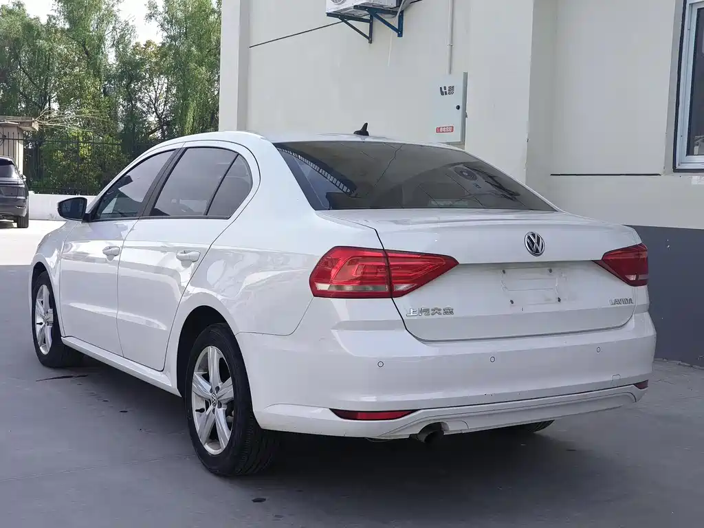 Volkswagen Volkswagen Lavida 2017 1.6L Automatic Fashion Edition 2018 - thumbnail 5