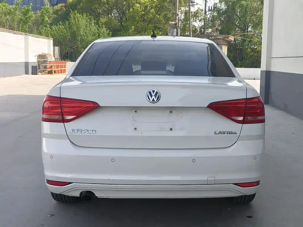 Volkswagen Volkswagen Lavida 2017 1.6L Automatic Fashion Edition 2018 - thumbnail 7
